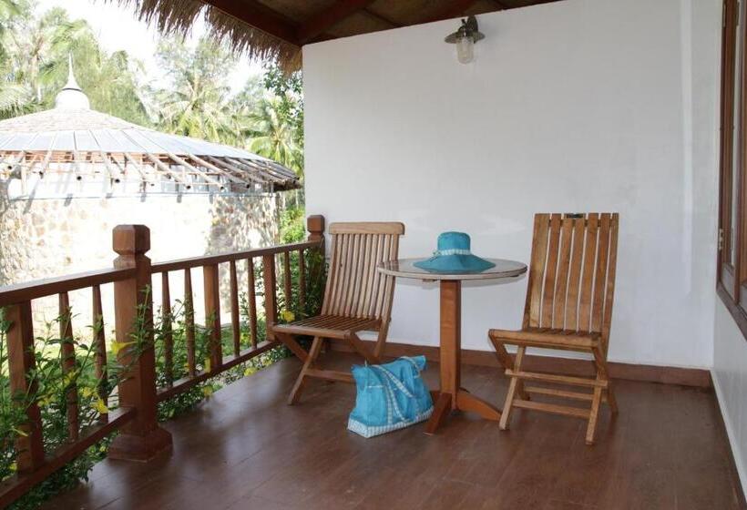 غرفة ديلوكس سرير كينج, Nataya Round House Coral Bay Resort