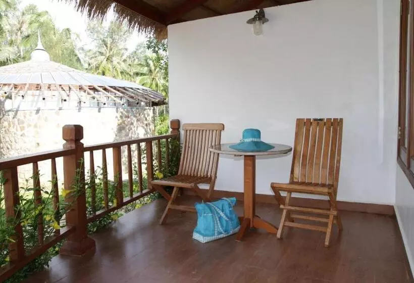 سوئیت با تخت بزرگ, Nataya Round House Coral Bay Resort