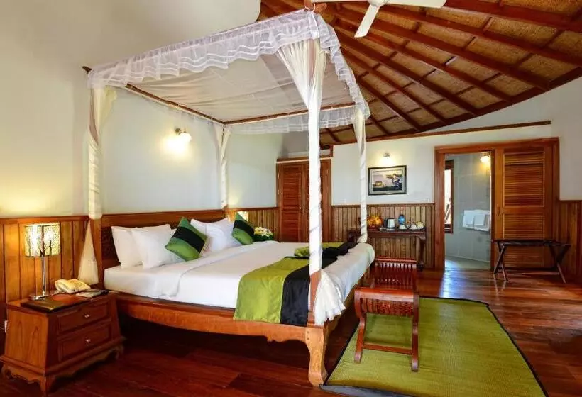 اتاق لوکس با تخت بزرگ, Nataya Round House Coral Bay Resort