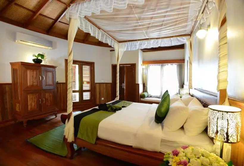 اتاق لوکس با تخت بزرگ, Nataya Round House Coral Bay Resort