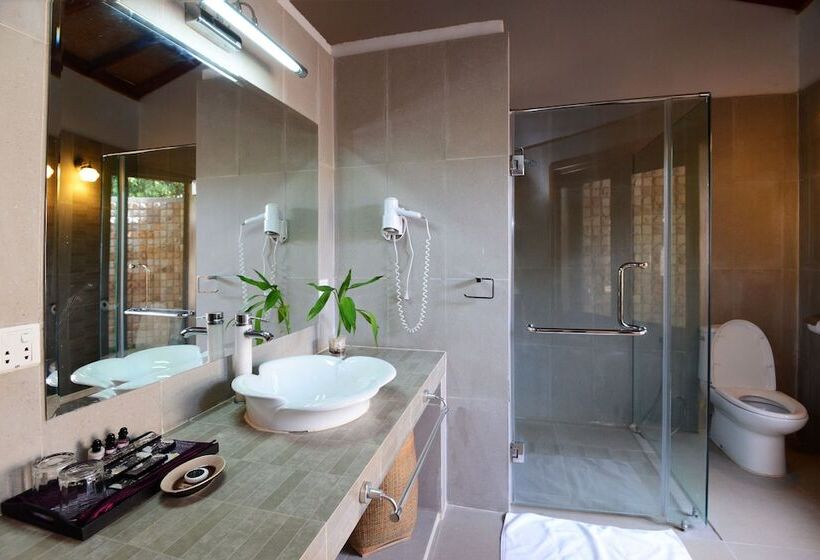 غرفة ديلوكس مطلّة علي الحديقة, Nataya Round House Coral Bay Resort