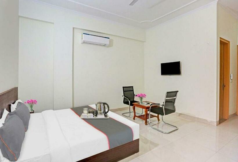 三人经典房间, Collection O 702138  Star Key