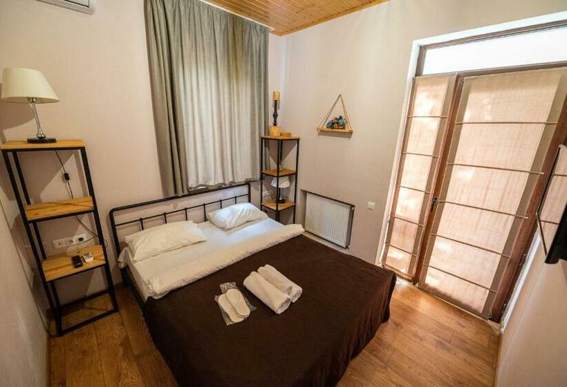 اتاق استاندارد, Hedi