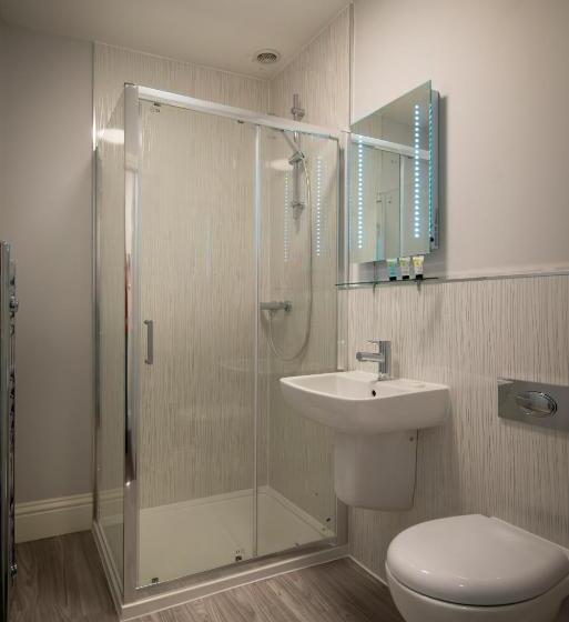 اتاق استاندارد, The Friendship