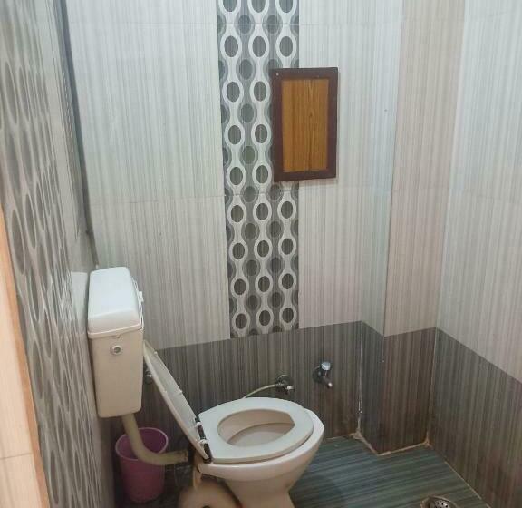 Quarto Deluxe, Golden Tulip Jaisalmer