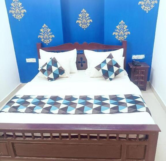 Quarto Deluxe, Golden Tulip Jaisalmer