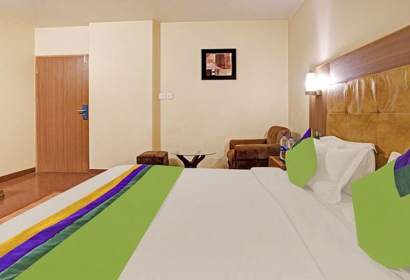 Standard Room, Treebo The Royal Cm, 4 Km From City Palace