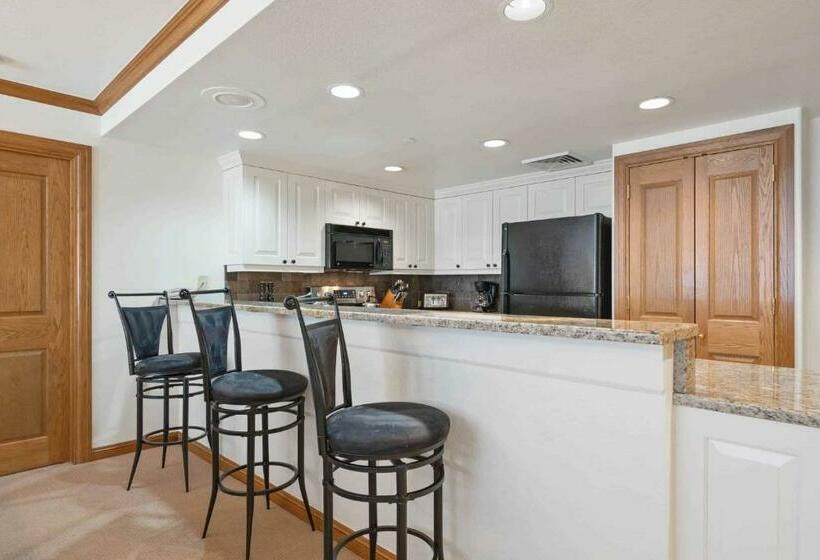 Апартаменты 2 Спальни, St James Place By East West Hospitality