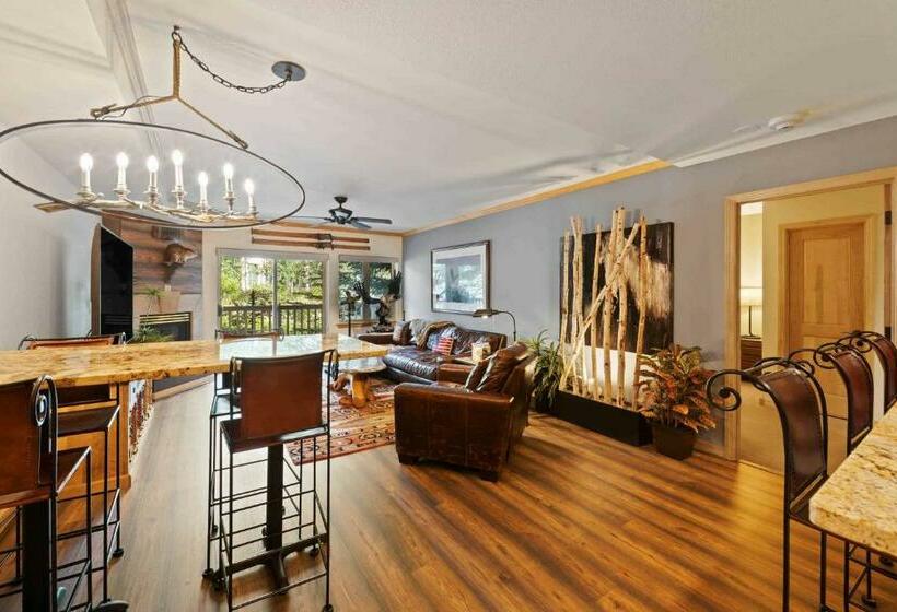 Апартаменты Deluxe 1 Спальня, St James Place By East West Hospitality