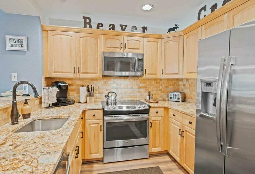 Апартаменты Deluxe 1 Спальня, St James Place By East West Hospitality