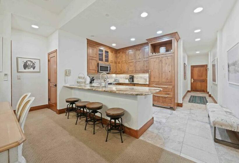 Апартаменты Superior 1 Спальня, St James Place By East West Hospitality