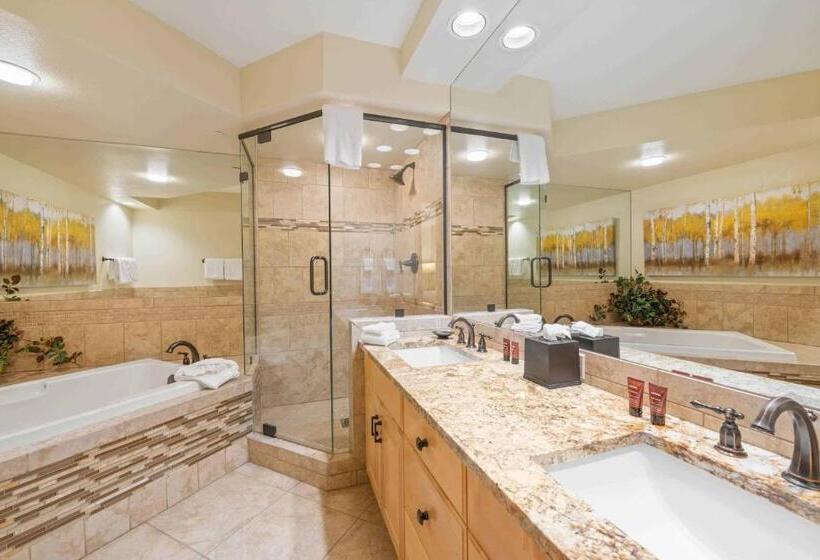 Апартаменты Deluxe 1 Спальня, St James Place By East West Hospitality