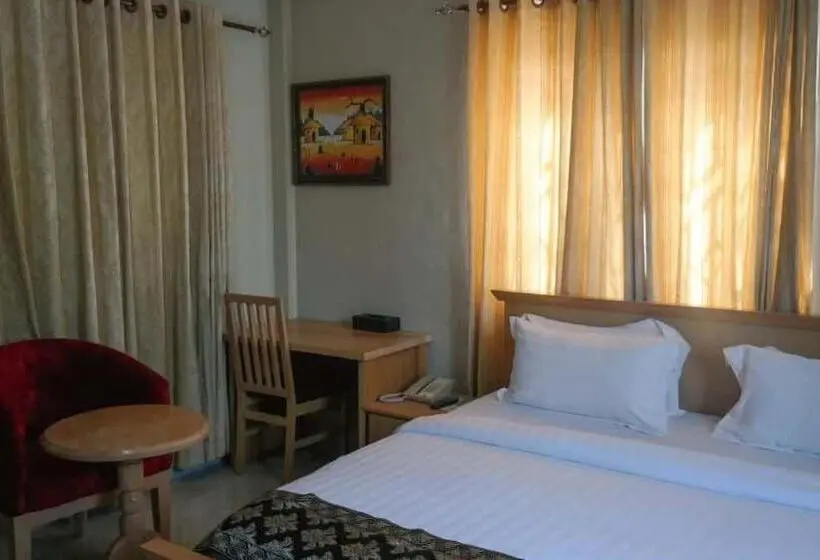 Deluxe Yhden Hengen Huone, Yakam Hotel Limited