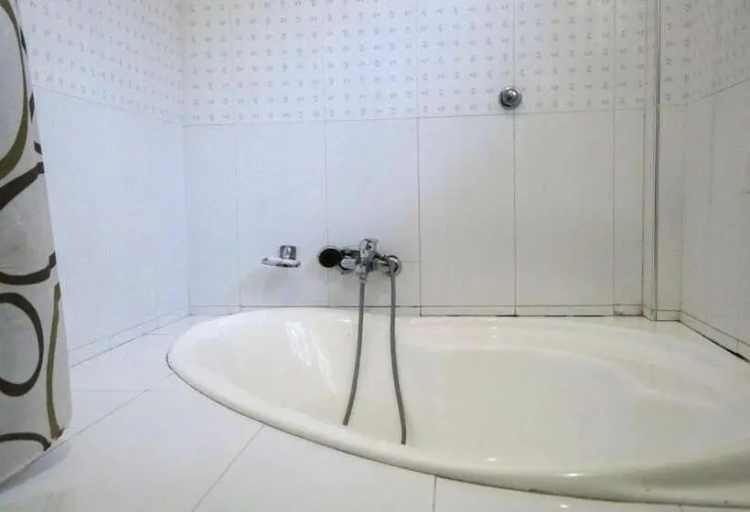 Sviitti Parveke, Yakam Hotel Limited