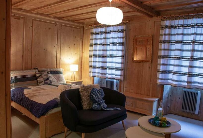 غرفة سوبيريور, Corona