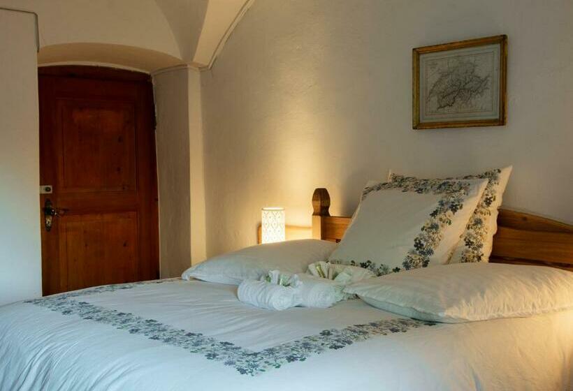 جناح جونيور, Corona