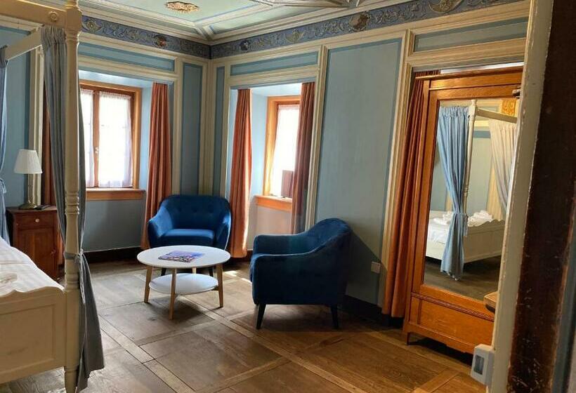 جناح غرفتين نوم, Corona