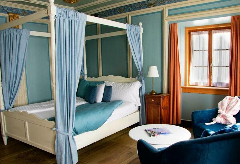 جناح غرفتين نوم, Corona