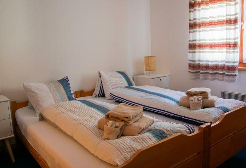 غرفة إقتصادية, Corona