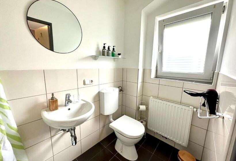 חדר אקונומי, Pension Maier