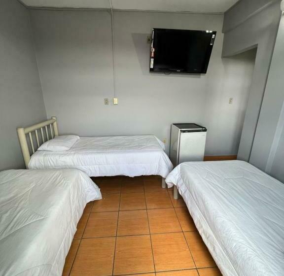 غرفة قياسية ثلاثية, Premium Center