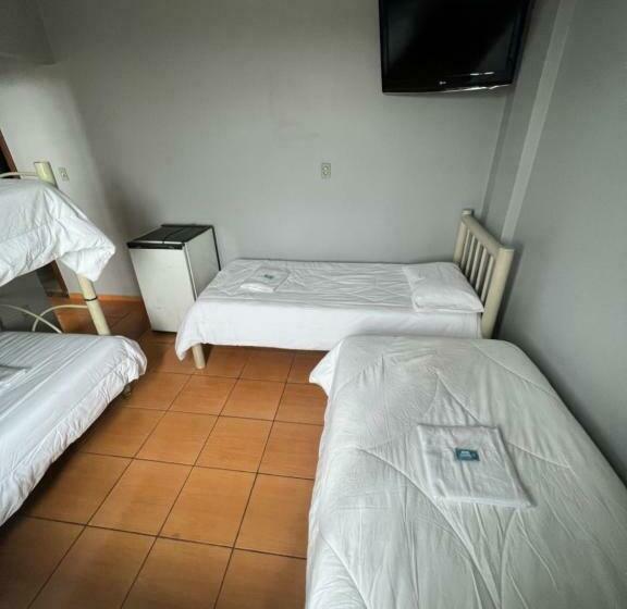 غرفة قياسية رباعية, Premium Center