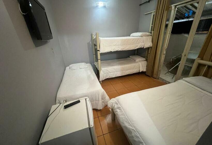 غرفة قياسية رباعية, Premium Center