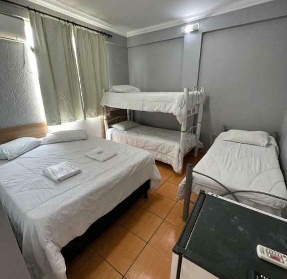 غرفة قياسية رباعية, Premium Center