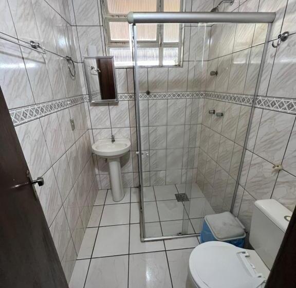 غرفة قياسية ثلاثية, Premium Center