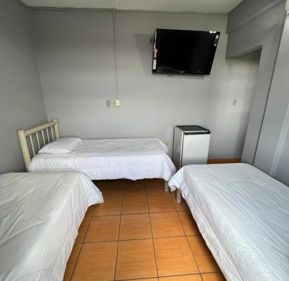 غرفة قياسية ثلاثية, Premium Center