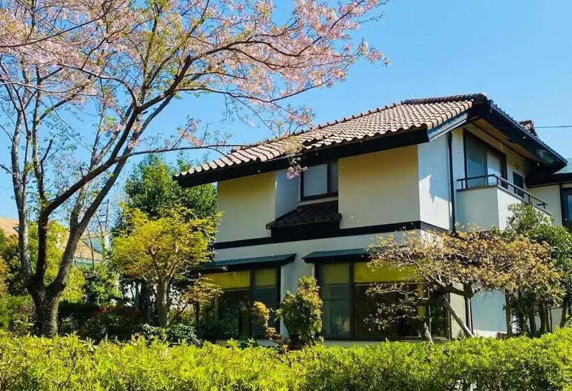 家族用バンガロー, 地中海の家