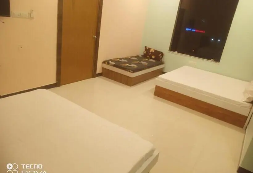シティビューのデラックスルーム, Athitya Hotel And Resort