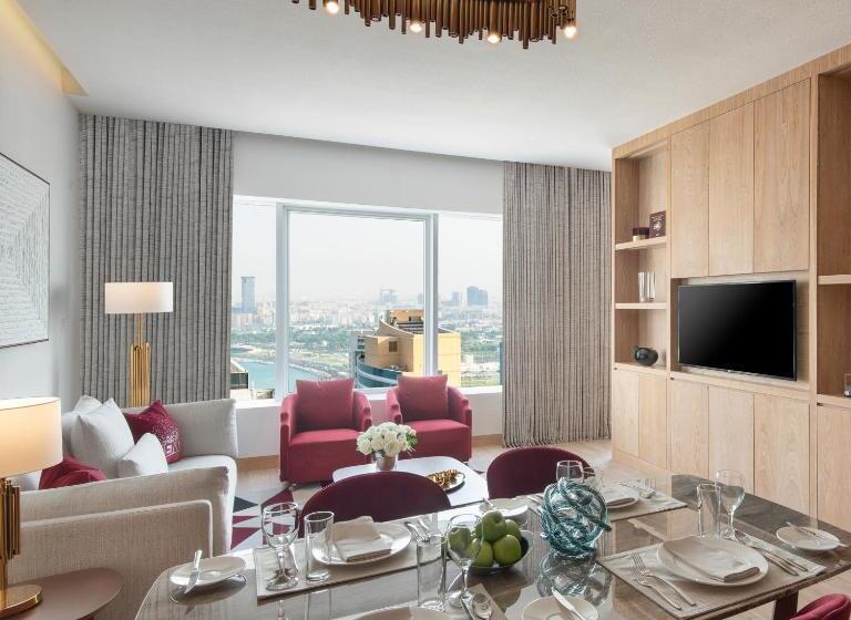 سوییت سوپریور, The Bentley Luxury Hotel & Suites