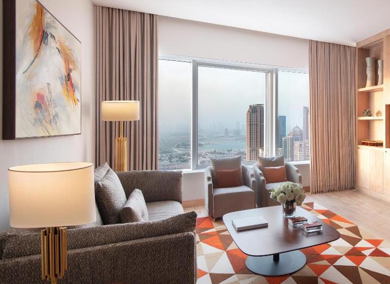 سوییت سوپریور, The Bentley Luxury Hotel & Suites