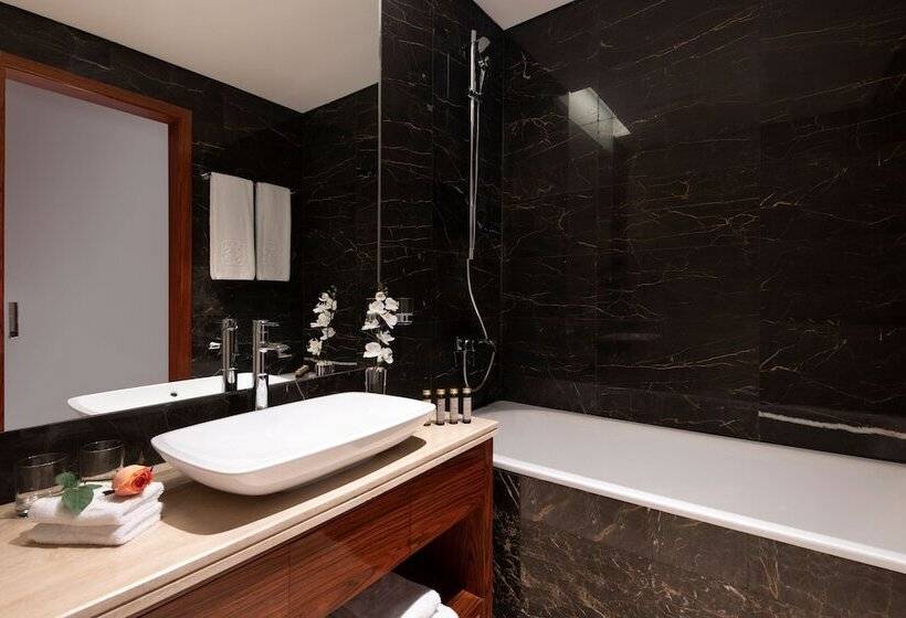 سوئیت 2 خوابه, The Bentley Luxury Hotel & Suites