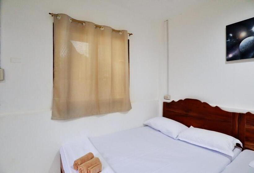 اتاق استاندارد سه تخته با بالکن, Ocean Breeze Hostel By Daily Sweet