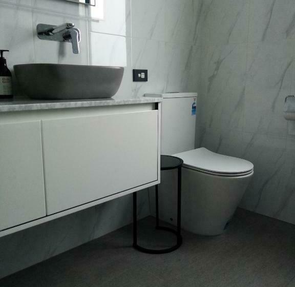 Номер Deluxe, Two Rooms With One Queen Size Bed In Each Room One Bathroom For The Two Rooms