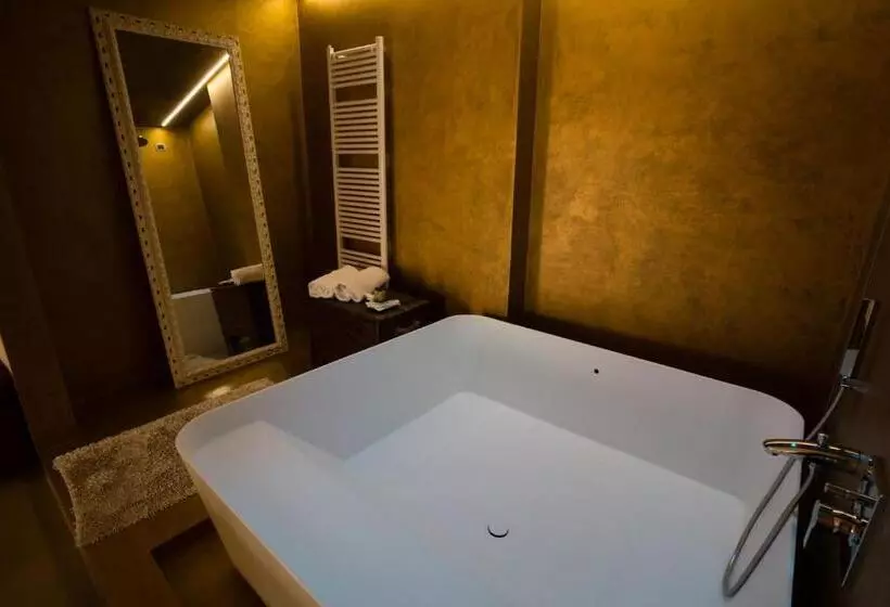 سوییت جونیور, Alessi Hotel Trattoria