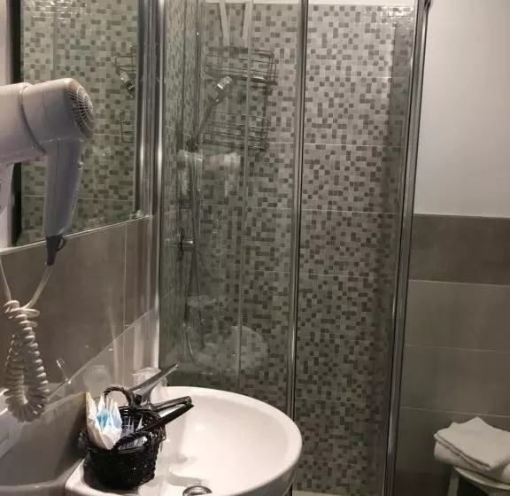 اتاق استاندارد یک نفره, Alessi Hotel Trattoria