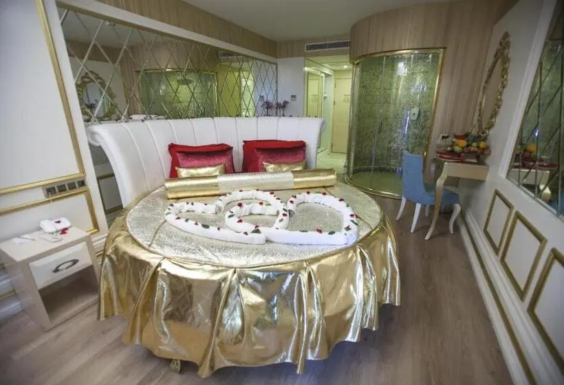 اتاق استاندارد با تراس و چشم‌انداز دریا, Azura Deluxe Resort & Spa - Ultra All Inclusive