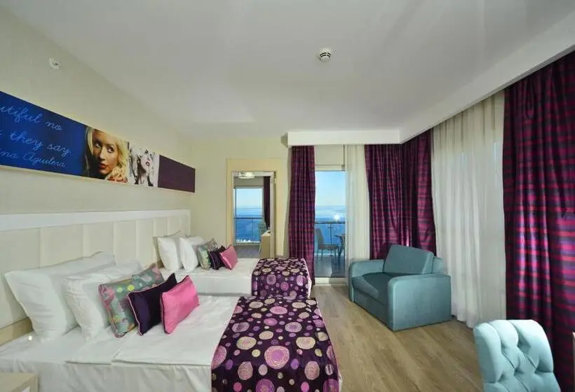 اتاق لوکس با چشم‌انداز دریا, Azura Deluxe Resort & Spa - Ultra All Inclusive