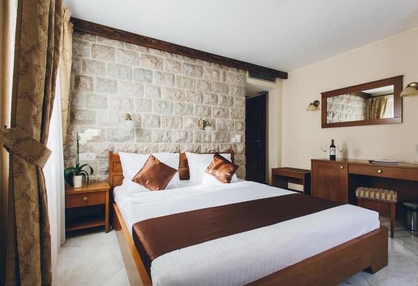 اتاق استاندارد, Carrubba