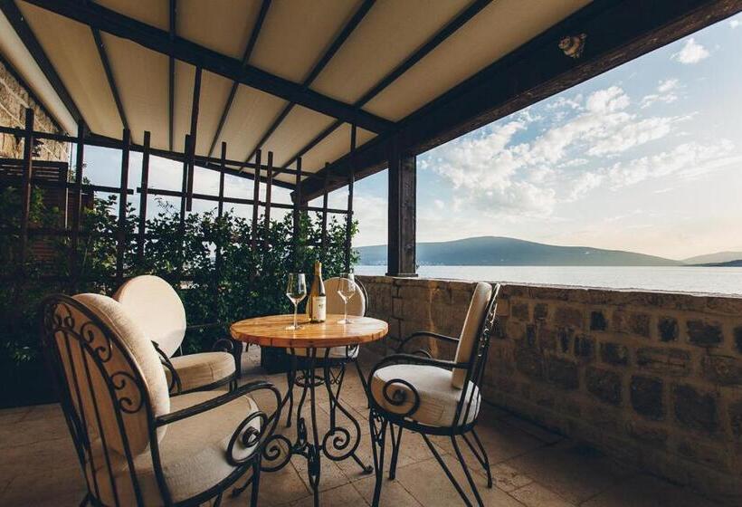 اتاق استاندارد با تراس, Carrubba