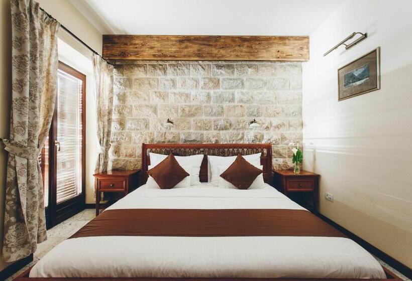 اتاق استاندارد با تراس, Carrubba