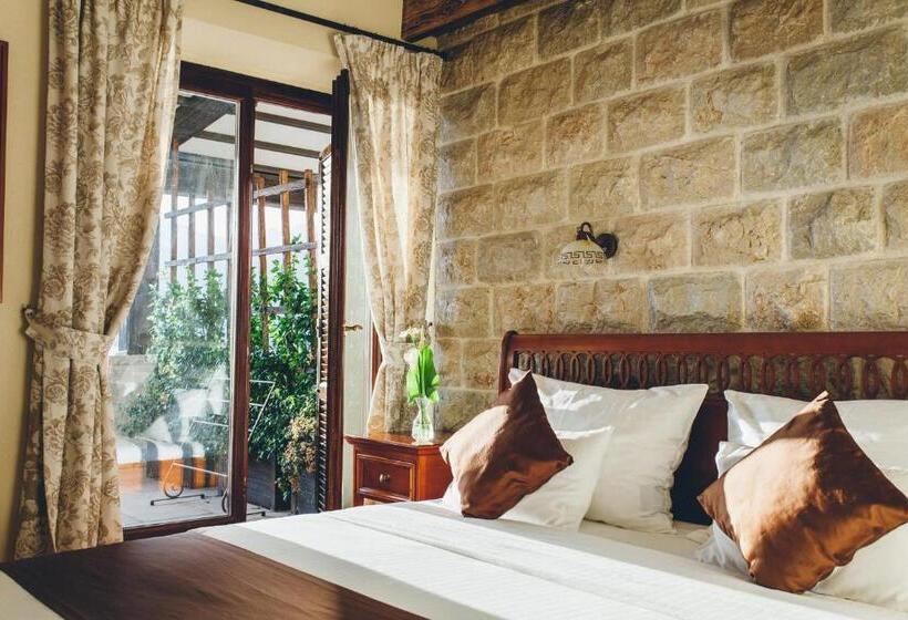 اتاق استاندارد با تراس, Carrubba