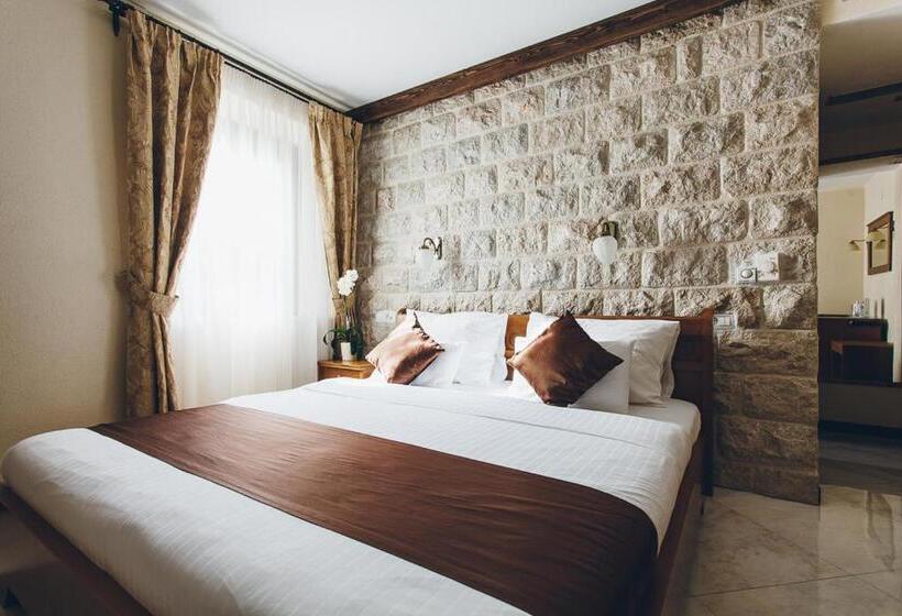 سوئیت سینیور, Carrubba