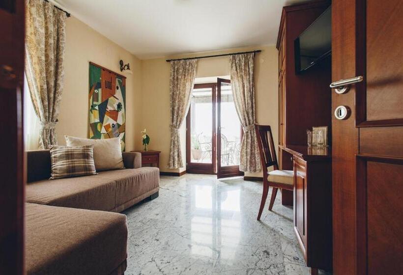 سوئیت سینیور, Carrubba