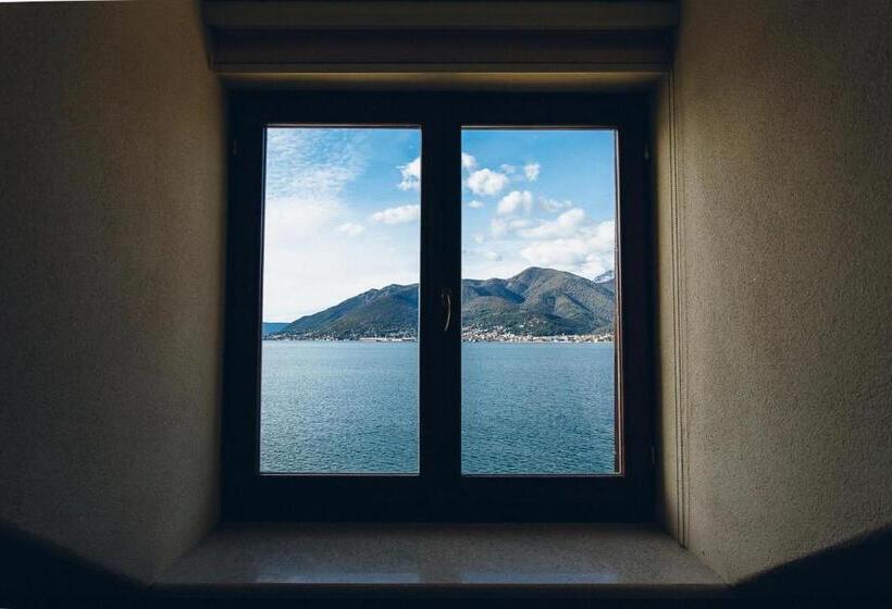 اتاق استاندارد با چشمانداز دریا, Carrubba