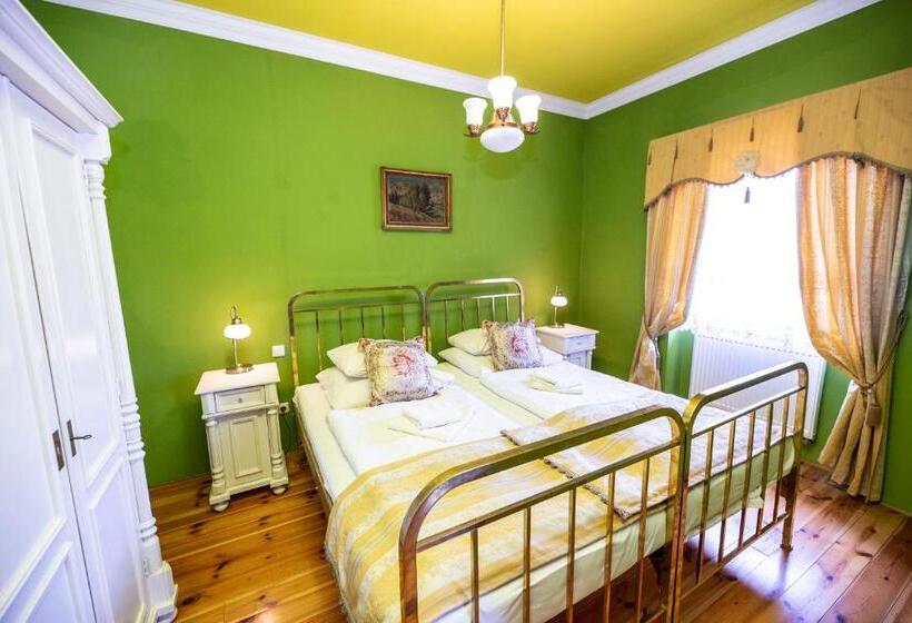 סוויטת קומפורט, Grand Hotel Praha