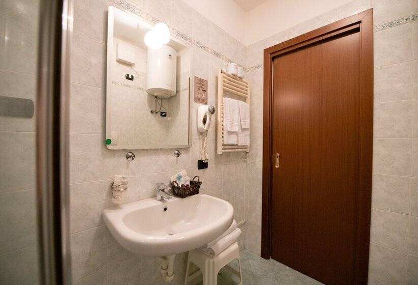 اتاق استاندارد, Alessi Hotel Trattoria